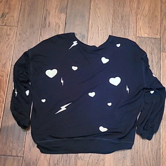 Kori black long-sleeved top with hearts & lightning bolts size Medium - Picture 3 of 6